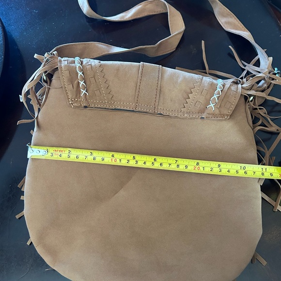 Suede Crossbody bag with fringes - Picture 6 of 8